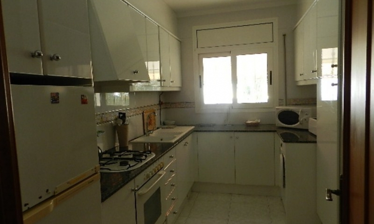 Вилла ROSA BLANCA с бассейном, расположенная в урбанизации Льорет Блау в 6 км от Льорет де Мар