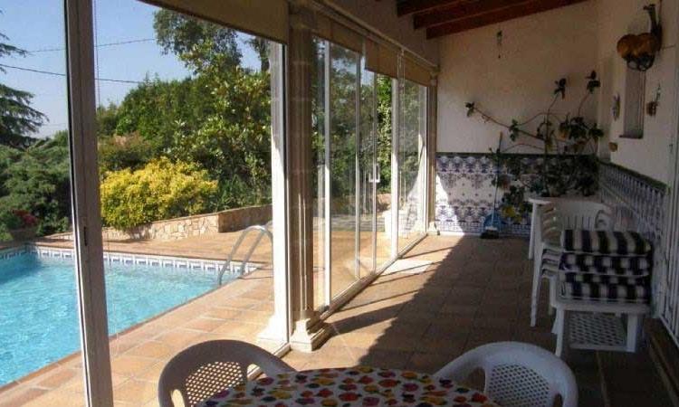 Villa ROSA BLANCA with pool, located in the urbanization Lloret Blau 6 km from Lloret de Mar
