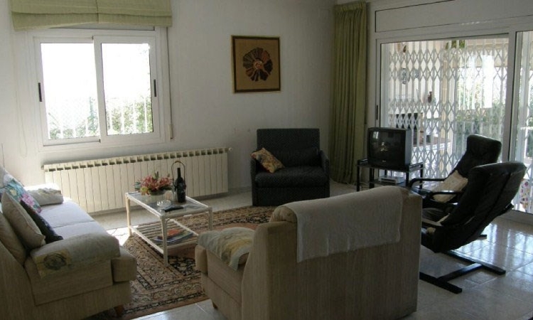 Villa ROSA BLANCA with pool, located in the urbanization Lloret Blau 6 km from Lloret de Mar