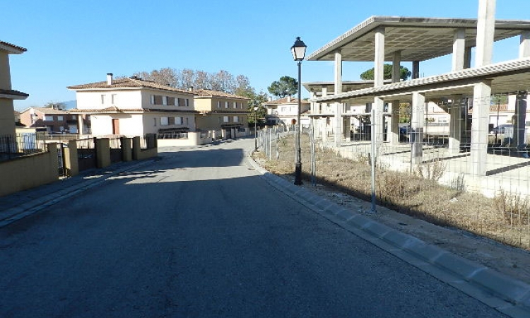 Cottage in the urbanization Mas Flassia, in a quiet residential area of Vidreres