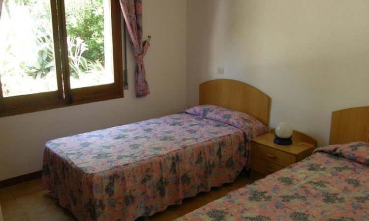 Villa SOL I PINS with pool, located in the urbanization Lloret Blau, 6 km from Lloret de Mar