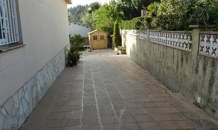 Villa PRIMAVERA with pool, located in the urbanization Lloret Vert 5 km from Lloret de Mar