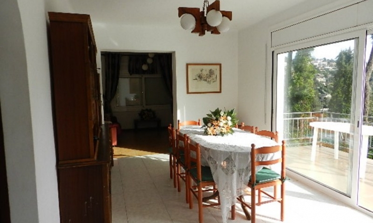 Villa SOL I PINS with pool, located in the urbanization Lloret Blau, 6 km from Lloret de Mar