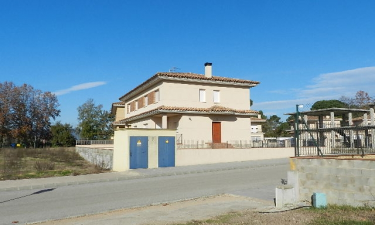 Cottage in the urbanization Mas Flassia, in a quiet residential area of Vidreres