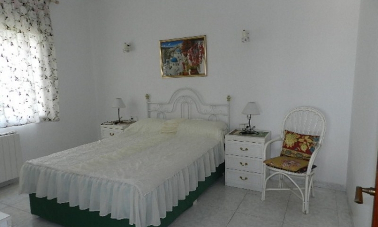 Вилла EVA с бассейном, расположенная в урбанизации Lloret Blau в 6 км от Льорет де Мар.