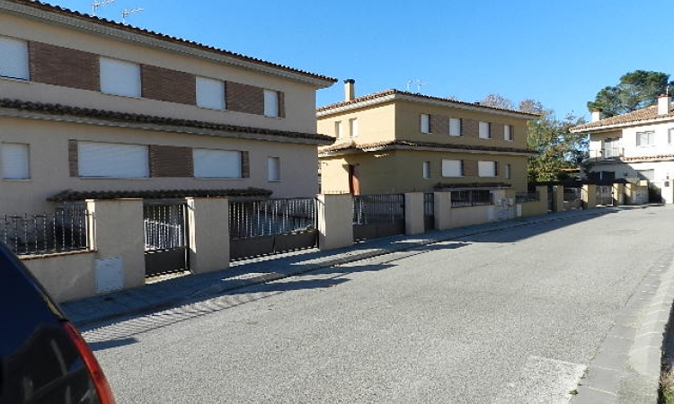Cottage in the urbanization Mas Flassia, in a quiet residential area of Vidreres