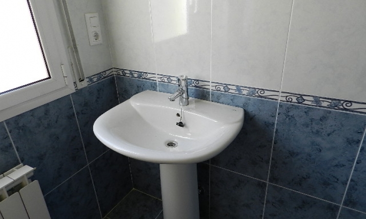 Cottage in the urbanization Mas Flassia, in a quiet residential area of Vidreres